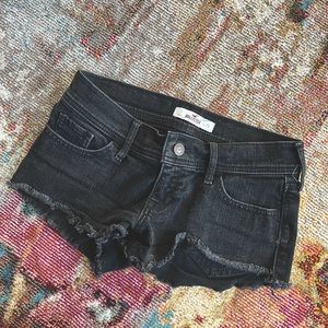 Hollister black denim jean shorts women’s size 1 w25 EUC